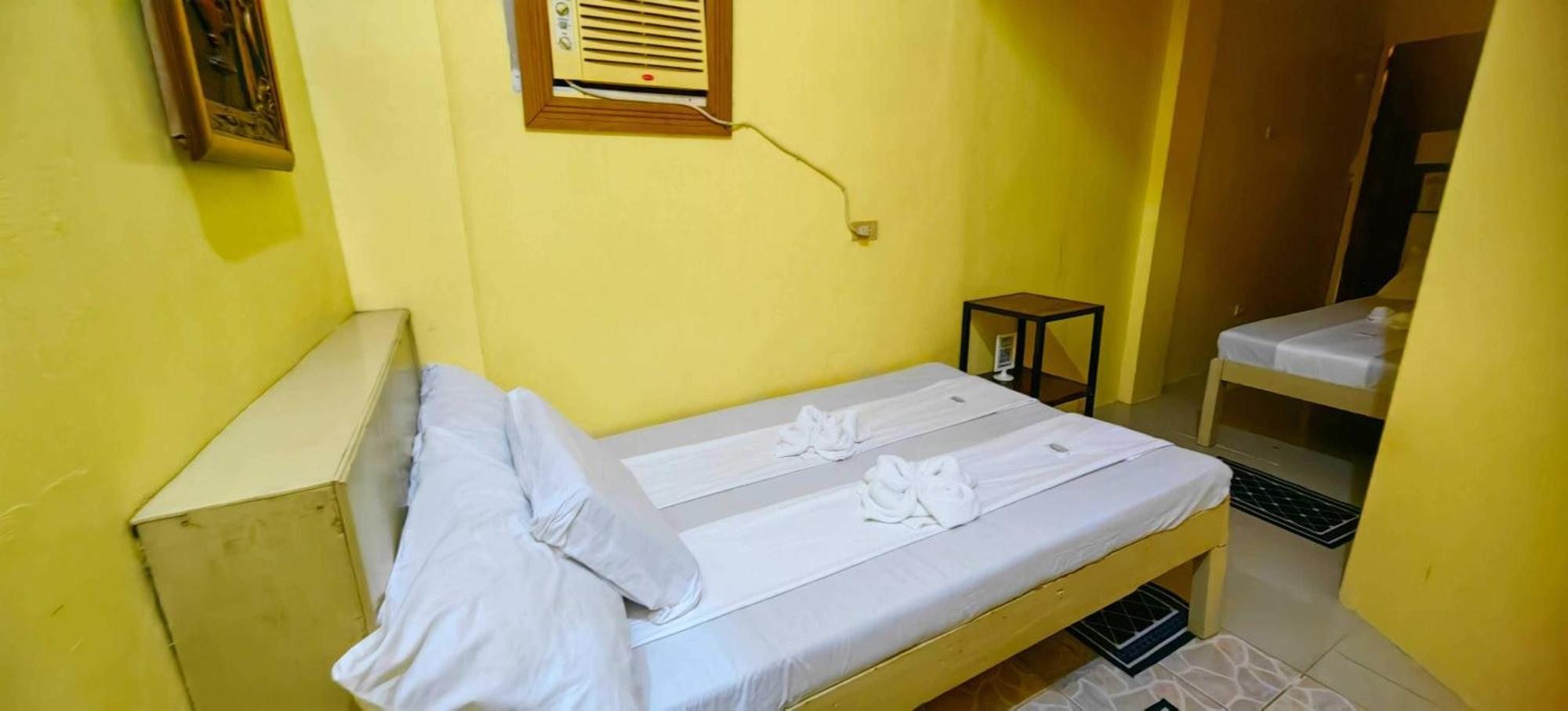 Las Residencias Bed And Breakfast Puerto Princesa Exterior foto