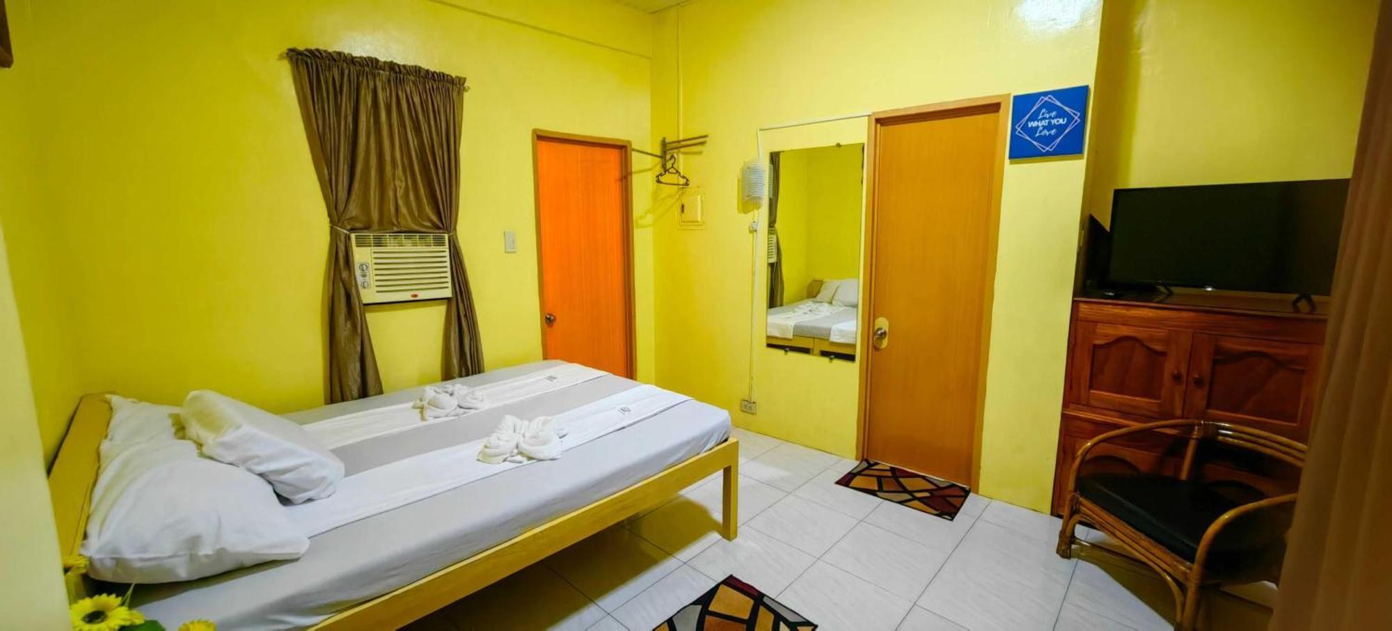 Las Residencias Bed And Breakfast Puerto Princesa Exterior foto
