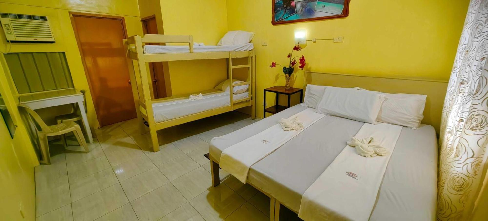 Las Residencias Bed And Breakfast Puerto Princesa Exterior foto