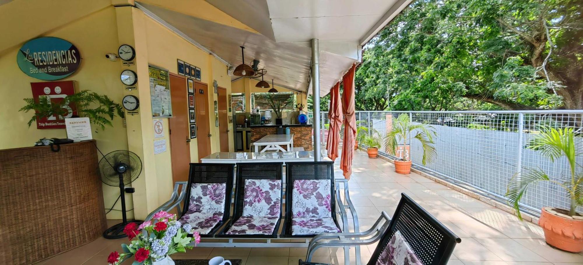 Las Residencias Bed And Breakfast Puerto Princesa Exterior foto