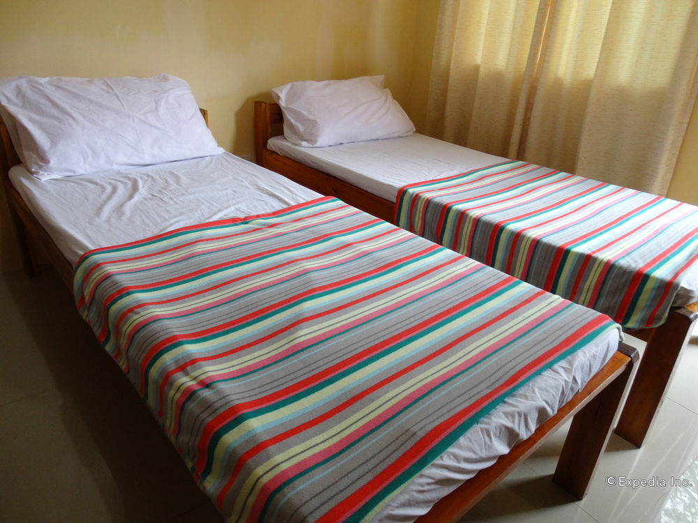 Las Residencias Bed And Breakfast Puerto Princesa Exterior foto