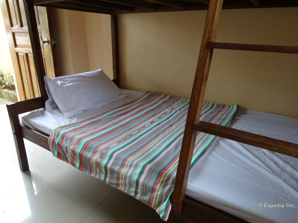 Las Residencias Bed And Breakfast Puerto Princesa Exterior foto